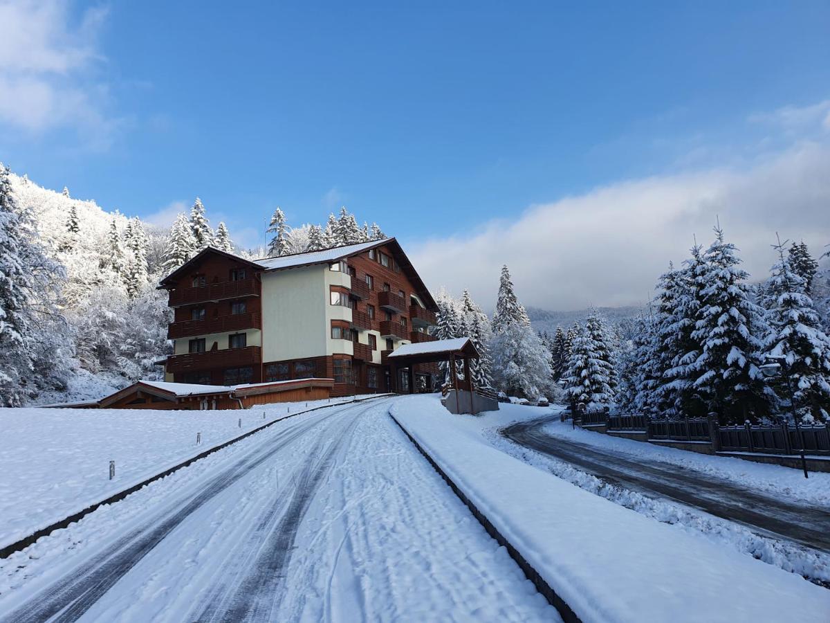 Monte Cervo Bio Hotel&Spa Covasna Buitenkant foto