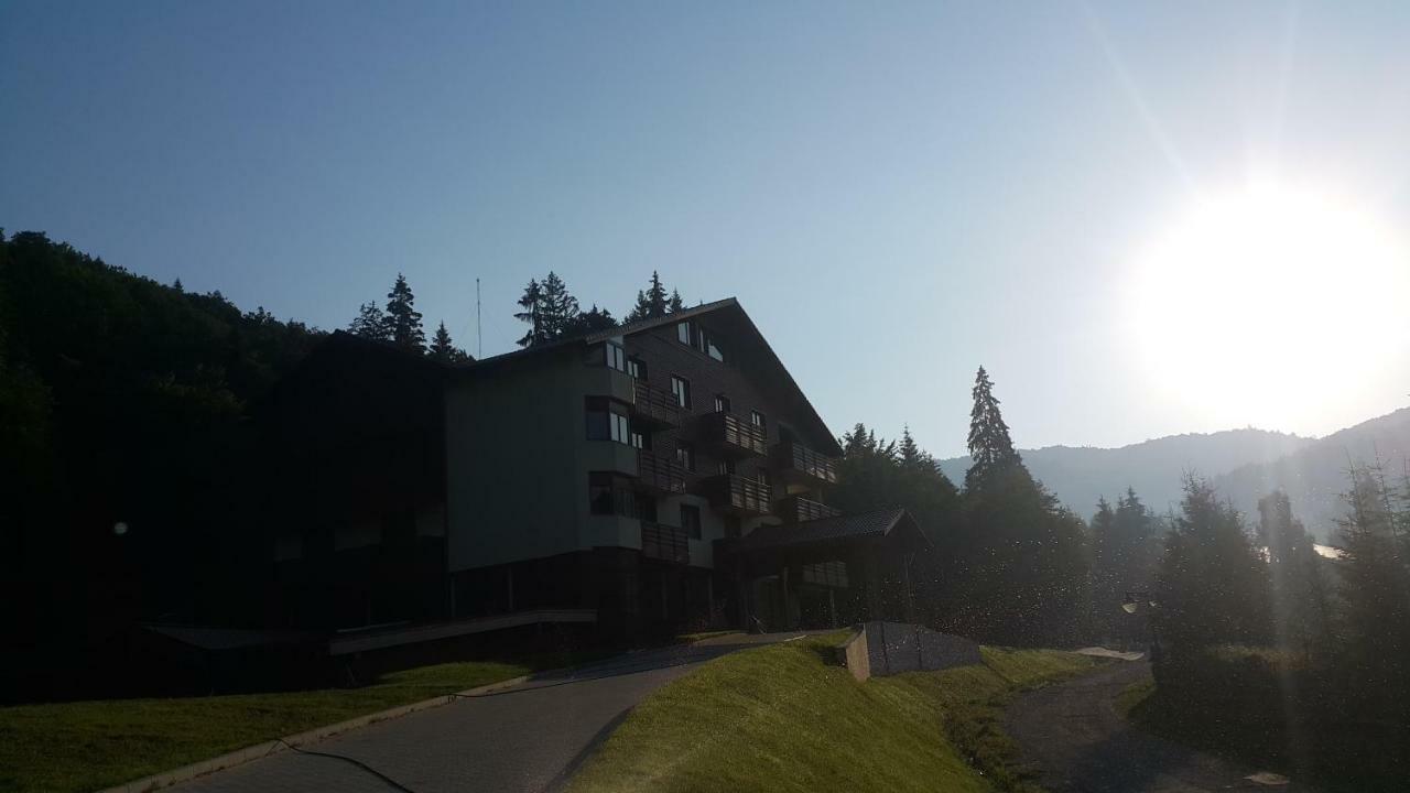 Monte Cervo Bio Hotel&Spa Covasna Buitenkant foto